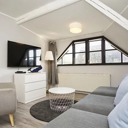 Nah Am Meer, Ruhige Lage, Gratis Nutzung Vom Ahoi Erlebnisbad Und Sauna In Sellin - Haus Buednerstube 4
