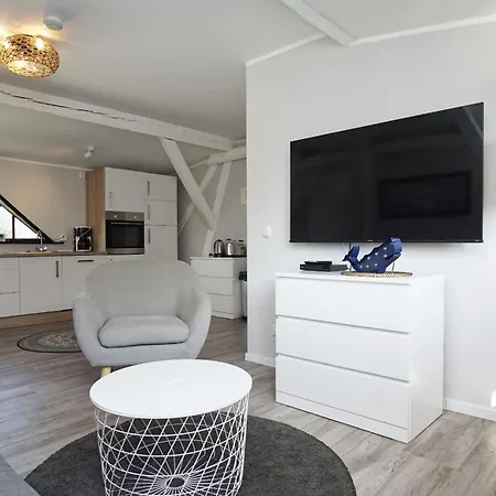Nah Am Meer, Ruhige Lage, Gratis Nutzung Vom Ahoi Erlebnisbad Und Sauna In Sellin - Haus Buednerstube 4 *