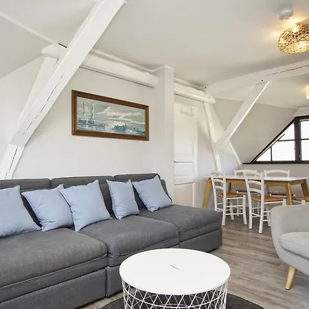 Nah Am Meer, Ruhige Lage, Gratis Nutzung Vom Ahoi Erlebnisbad Und Sauna In Sellin - Haus Buednerstube 4 * Middelhagen