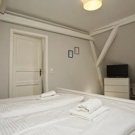 Nah Am Meer, Ruhige Lage, Gratis Nutzung Vom Ahoi Erlebnisbad Und Sauna In Sellin - Haus Buednerstube 4 Διαμέρισμα Middelhagen