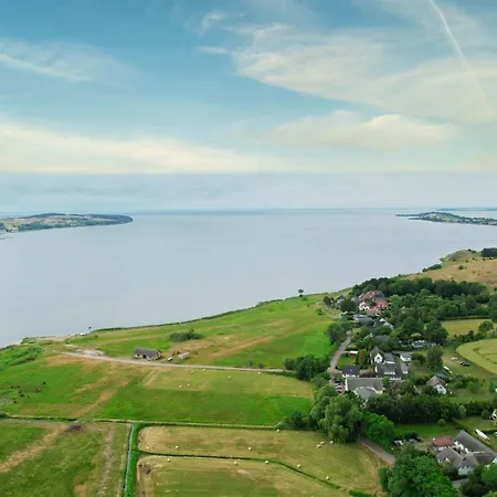 Nah Am Meer, Ruhige Lage, Gratis Nutzung Vom Ahoi Erlebnisbad Und Sauna In Sellin - Haus Buednerstube 4 Apartman