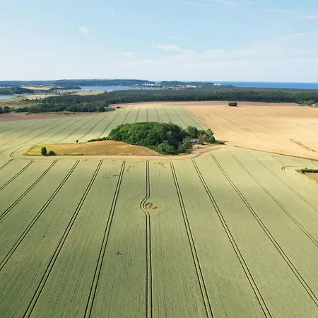 Apartman Nah Am Meer, Ruhige Lage, Gratis Nutzung Vom Ahoi Erlebnisbad Und Sauna In Sellin - Haus Buednerstube 4 Middelhagen