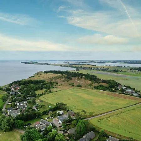 Nah Am Meer, Ruhige Lage, Gratis Nutzung Vom Ahoi Erlebnisbad Und Sauna In Sellin - Haus Buednerstube 4 * Middelhagen