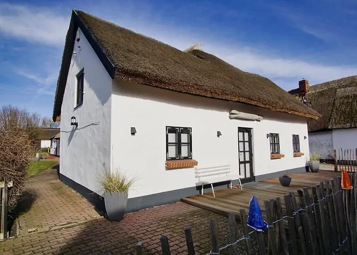 Nah Am Meer, Ruhige Lage, Gratis Nutzung Vom Ahoi Erlebnisbad Und Sauna In Sellin - Haus Buednerstube 4